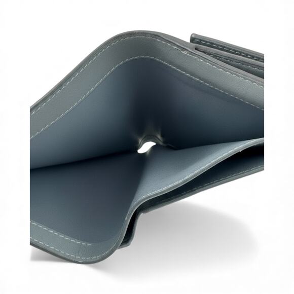 FEN101: Fendi Peekaboo bi-fold wallet - Picture 5 of 6